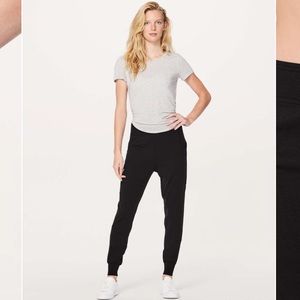 Lululemon 8 Black Meant to Move Joggers w Pockets
